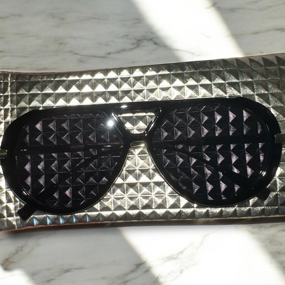 π₯SOLDπ₯NEW IN CASE Black Geometric Sunglasses UNISEX Gold Colored Case - Picture 2 of 3